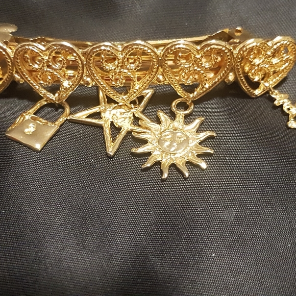 Beautiful charm hairclip